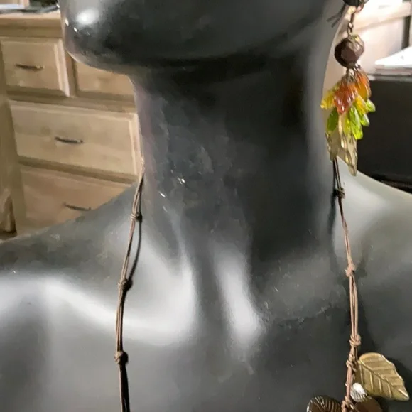 Glass Leaves and Beads Necklace and Matching Earrings - Picture 10 of 10